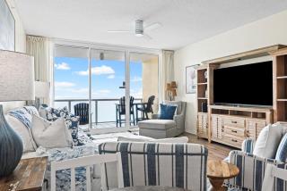 Lil Nauti - Beachfront Condo - 9