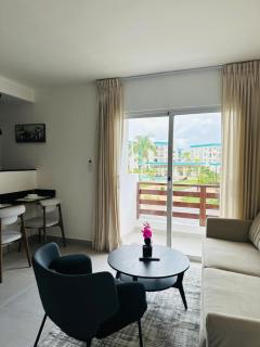 Serena Village Paradise 2BR Apt with Pools and Shuttle - 9