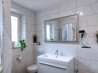 Platz für Gruppen - 4 Schlafzimmer mit TV - 8