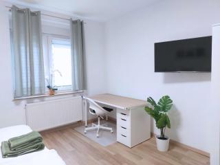 Platz für Gruppen - 4 Schlafzimmer mit TV - 9