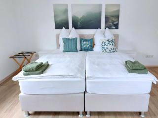 Platz für Gruppen - 4 Schlafzimmer mit TV - 2