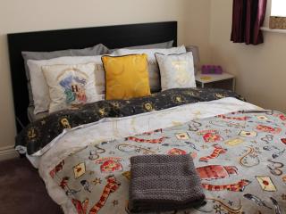 Royal Brick Home - Sleeps 5 to 6 - No ULEZ - Tube Nearby - Free Parking - Lego Themed - 6