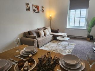 2 Bed Apartment in Brighton with Side Sea View - 0