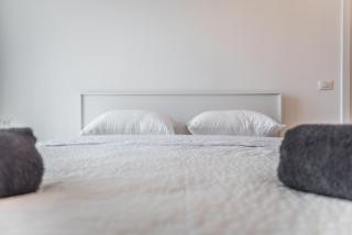 Central & Natural Light 2Bdr Private Parking - 3