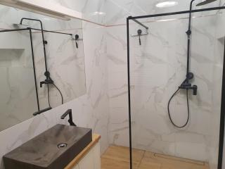 Elegant Apartments FREE PARKING - 7