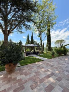 Charming Guest Room in Villa Casavecchia with City, Garden, and Mountain Views - 6