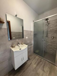 Charming Guest Room in Villa Casavecchia with City, Garden, and Mountain Views - 1