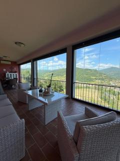 Charming Guest Room in Villa Casavecchia with Mountain Views - 9