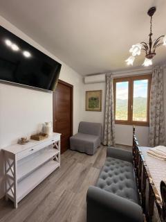 Charming Guest Room in Florence Countryside with Mountain River Views - 3