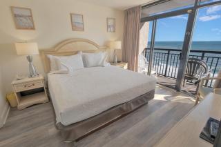 Beach retreat w balcony & hot tub - 7