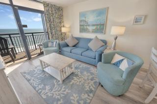 Beach retreat w balcony & hot tub - 0