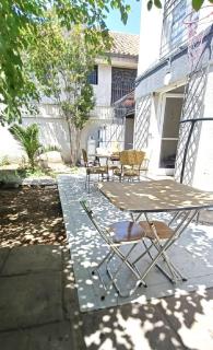 Alojamiento familiar Ñuñoa con estacionamiento a pasos del Estadio Nacional e ISP - 2