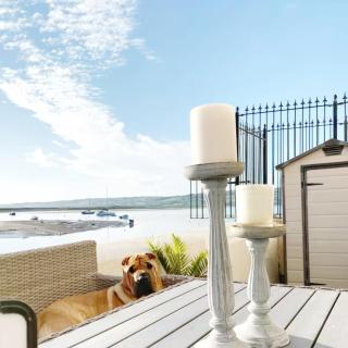 Dog-friendly Seaview Apartment - 1