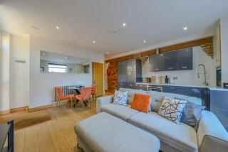 7 St Peters Mews - 7