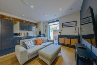 7 St Peters Mews - 9