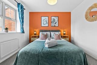 Brand NEW Stylish & Chic House - 2 Parking Spaces - Garden - Fast Wi-Fi - Close to M5 - 0