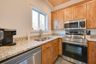 Riverfront Family Escape in Falls of Rough! - 1