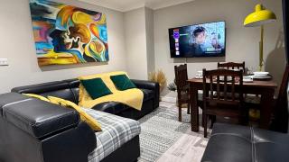 4 Bedrooms 2 baths Sleeps up to 9 Perfect For Contractors Leisure Stays Relocators King or Twin Bed Options - 8