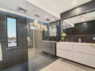 Absolute Waterfront - Paradise at Patterson Lakes - 4