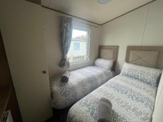 Lovely 3 Bedroom Caravan in South Cerney - 8