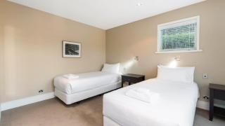 Stewart Lodge Luxury Spa - 1