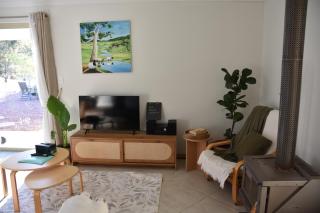 Reset and chill in a spa at Katandra Cottage, - 4