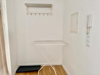 Stylish Modern Apartment with Patio near Vienna - 5