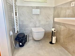 Stylish Modern Apartment with Patio near Vienna - 1