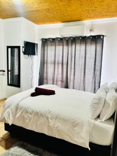 BTV Holiday Home - 7