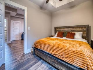 Pet Friendly Stunning Mountaintop Home Nestled In The Blue Ridge Mountains - 4