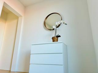 Luxury Stylish Penthouse with Free Parking - 5