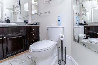 Northern Solace, 2 beds, 2 baths, 5 min to airport - 1