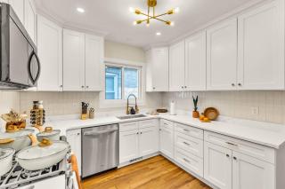 2 BRs & space to spread out, Pets OK, Coffee Bar - 2