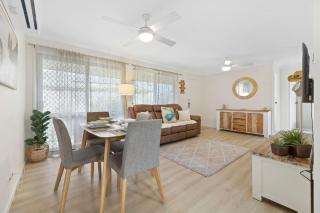 Marlin Manor Pet Friendly Home 600m to Beach - 8