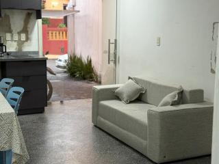 Alojamiento para 12 personas a pasos del Estadio Defensores del Chaco - 0