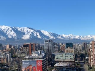Cómodo departamento en Escuela Militar, Las Condes - 1