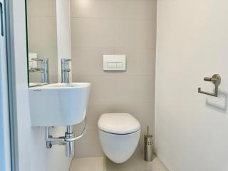 Modern 4-Room Family Apartment with Free Parking - 7