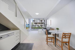 City Loft Escape - Public transport to anywhere! - 4