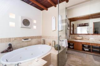 3 Bd Villa in Las Palmas Punta Mita Cook Golf-Cart - 2