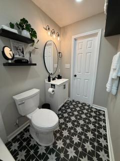 The Vintage Vibe - A Brickstreet Oasis - 4