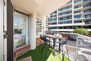 Sunlit Durham - Walk to Glenelg Beach, Dining & Bars - 5