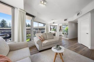 Sunlit Durham - Walk to Glenelg Beach, Dining & Bars - 1