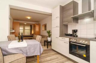 One-Bedroom Apartment in Crikvenica LXXV - 8