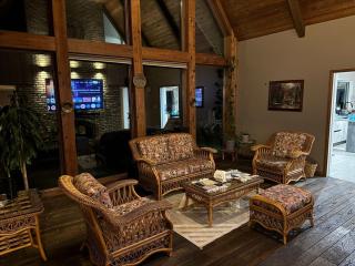 Luxury 6BR Farmhouse Retreat with Pool & Bonfire - 3