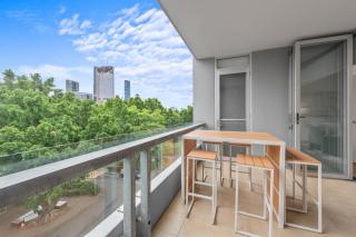 Stylish 2BR South Bank Stay by Housemark Escapes - 9