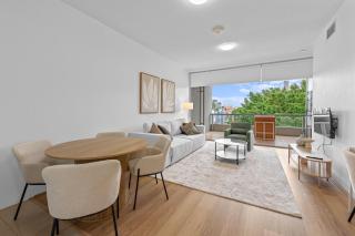 Stylish 2BR South Bank Stay by Housemark Escapes - 8