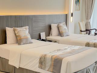 Uniland Golf & Resort - 9