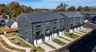 Maybrook Residence Luxurious Greenville Stay - 5