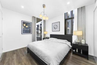 Bright Modern 2BR Home Steps from Mascot Station - 8