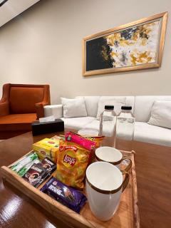 Griffin 2BHK Rooftop Pool Direct Mall Access - 5